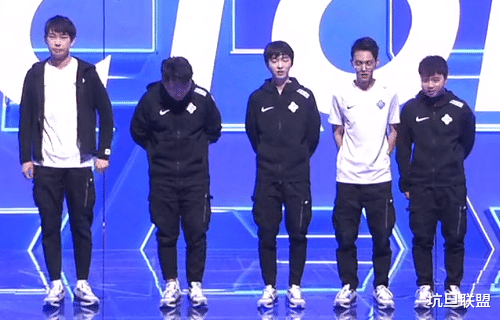 【RNG】C姓中单成RNG粉丝的痛点,ES获胜后,RNG官博被另一个名字霸占