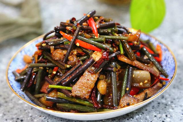 [腊肉]这种食物是“催老剂”，厨师从不让家属吃，劝你再想吃也要忍住