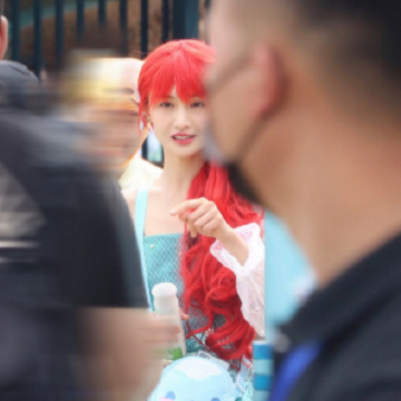 『郑爽』郑爽参加《青春环游记》，当她换上美人鱼装扮，一旁范丞丞都看懵