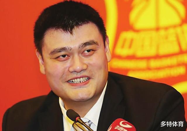 【周琦】中国篮球狂输63分！一战让人失去希望，除了周琦也没人拿得出手了