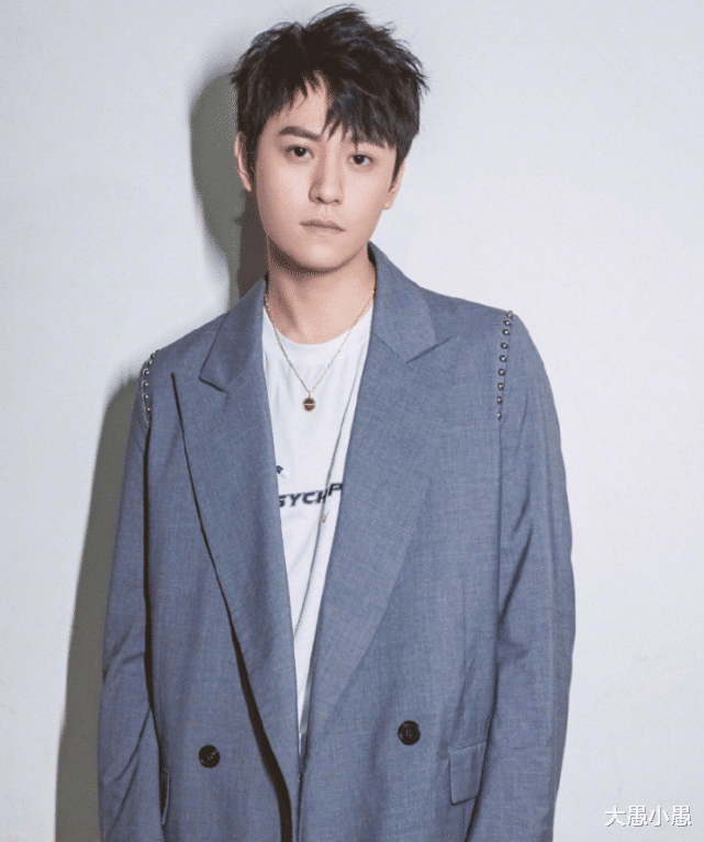 『秦俊杰』为弟弟放弃自己演员梦，今秦俊杰成一线男演员，自己却无人识