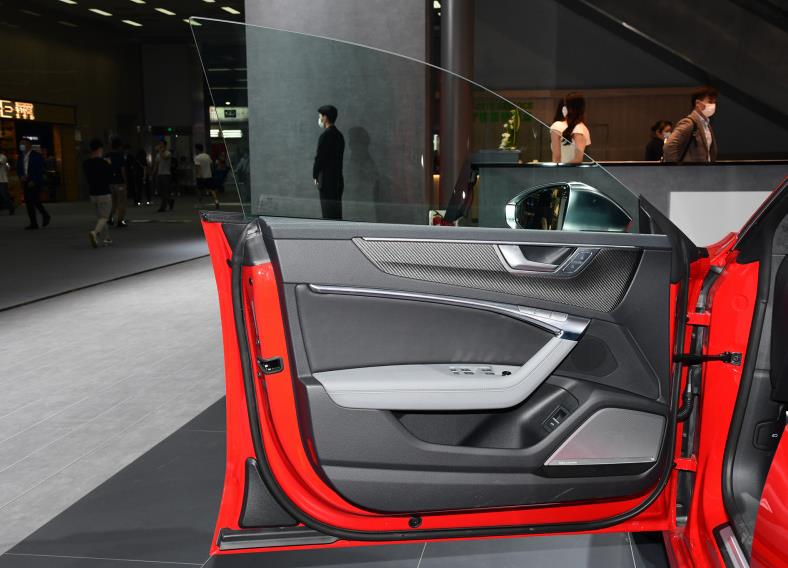 全新一代奧迪S7亮相廣州車展，和保時捷同款動力，會火嗎-圖7