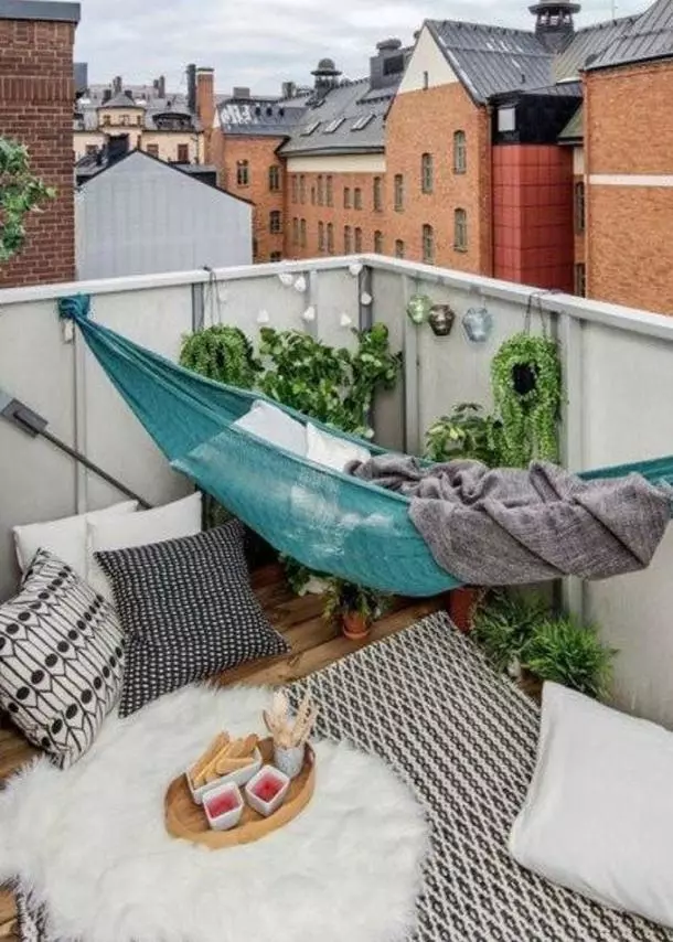 |阳台改成这样，朋友来了都不待客厅了！