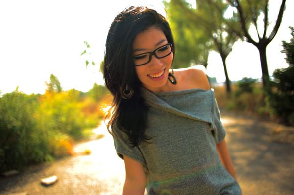 曲婉婷■母亲贪污3.5亿,与温哥华市长结婚,曲婉婷活在自己的歌声里