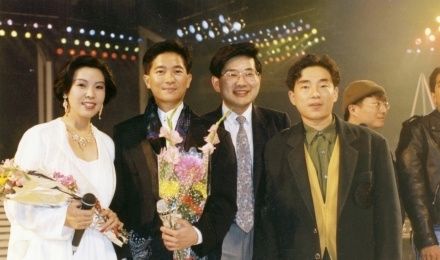 |他原来是著名歌星，与富婆同居了16年被抛弃，现在55岁仍是孤身一人！