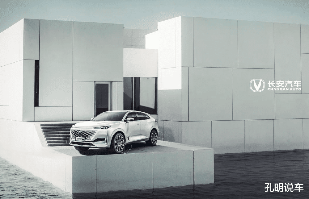 长安汽车|长安UNI-K定妆照！中型溜背轿跑SUV，贯穿灯+四排气
