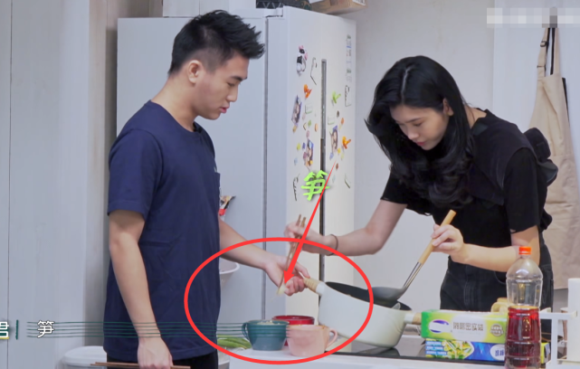 |奚梦瑶减肥上瘾,看清她吃面用的“碗”?我连吃5碗都不嫌多