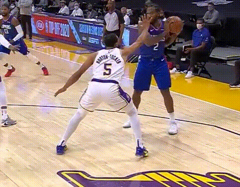 詹姆斯·哈登|太逗了！哈登运着运着球没了！塔克摊手+坏笑：别找了，在我这里