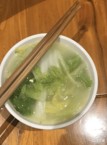 |“这种情况是等自然脱落，还是用手抠下来？”哈哈哈哈这tm谁忍得住