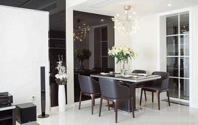 82平两居，喜欢书房的飘窗，坐上去感觉好美！