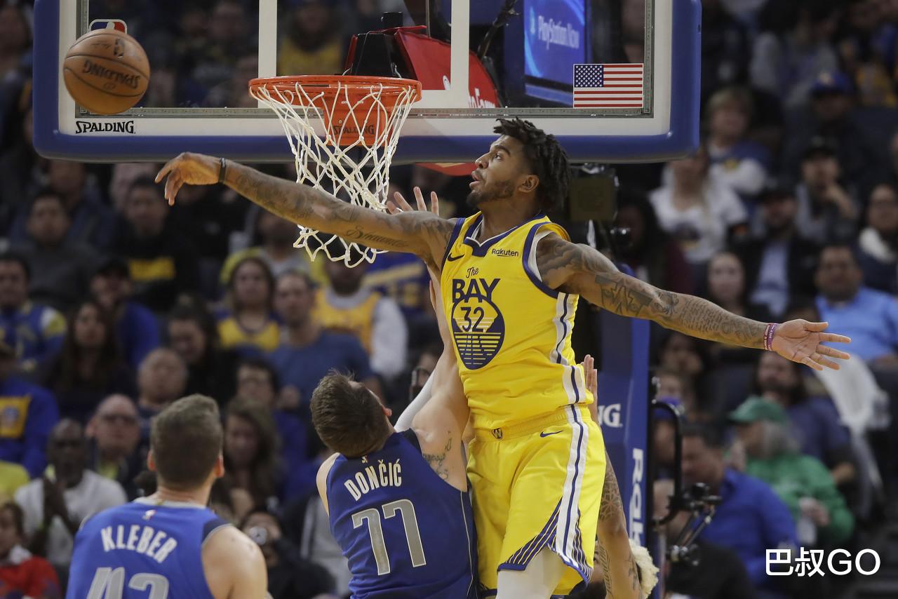 [勇士队]被火箭交易一年！他数据连翻三倍，勇士做出决定，送他维金斯特权