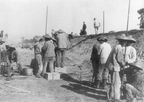 美国|很多中国人惊讶拜登会赢，其实是不了解\美式民主\