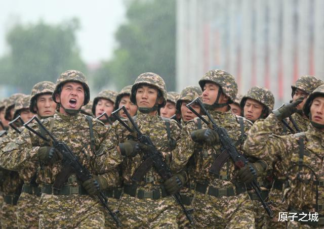 美国:一旦美国衰落,全球还会有纷争吗?专家一语道破:有2个最大威胁