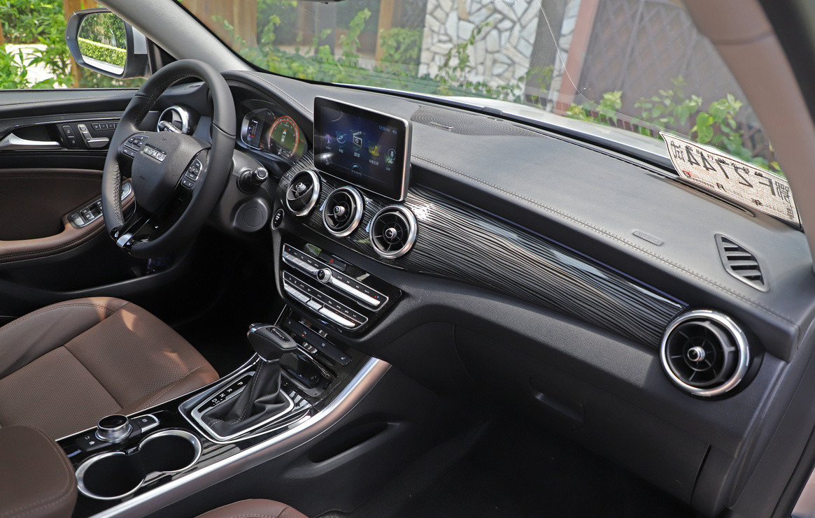 奔驰GLC：连续4个月销量为0，“平民版GLC”终于倒下！网友：不值得同情