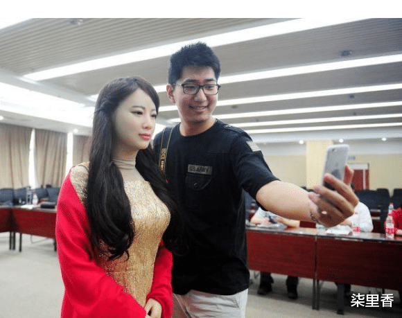 机器人|日本女性机器人用户体验好评如潮，究竟魅力何在？3个特长是关键