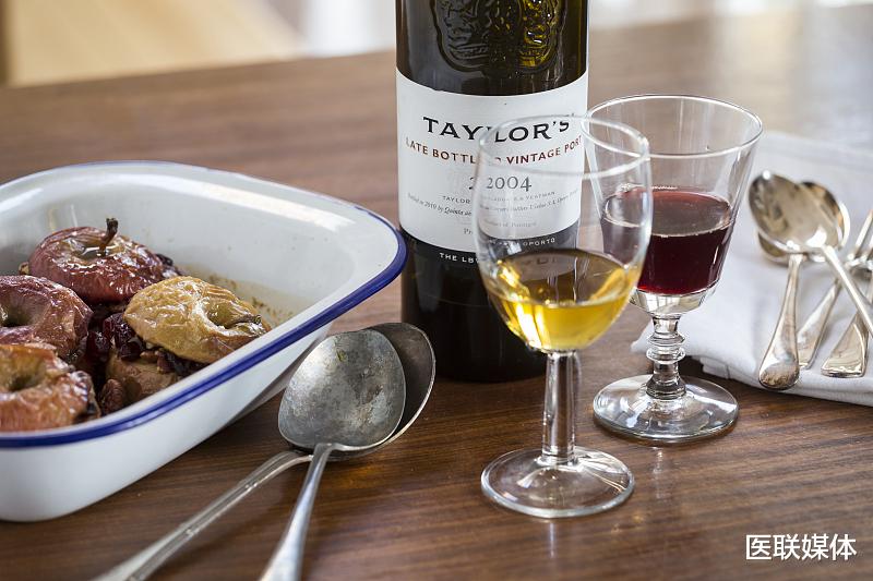 『宫颈癌』肝脏不佳的人，要远离3种伤肝食物，可不能贪嘴了