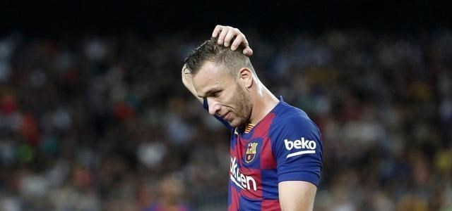 巴塞罗那|真不职业!巴萨8200万天才转会尤文图斯后,竟然在比赛中打起哈欠