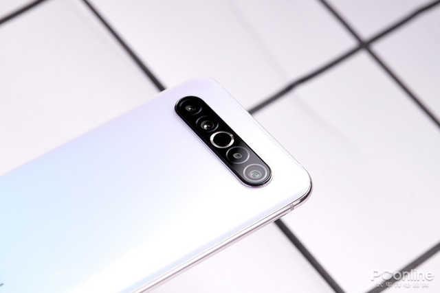 |轻旗舰是暴利凑数？揭开5G轻旗舰背后的秘密