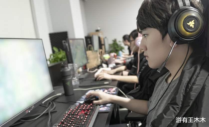 王思聪■阿水一夜之间人设崩塌!吃相难看惹怒王思聪,微博爆破粉丝已取关