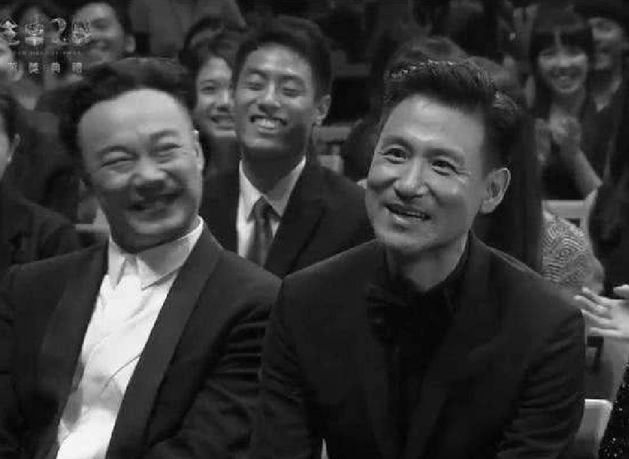 许冠杰@“歌神”并不是只有张学友，陈奕迅嗓音独特，许冠杰纵横乐坛多年