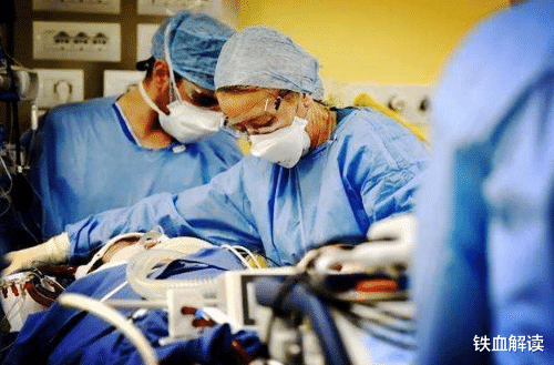 「美国」美国死亡人数5.4万，被问及是否为死亡的人负责？特朗普回了9个字