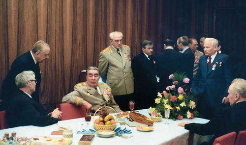 苏联|如果没有戈尔巴乔夫，苏联会解体吗？答案只有四个字