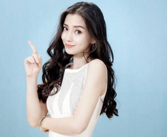 Angelababy▲baby被《跑男》冷落后,又参加新综艺,看到海报之后:团宠!