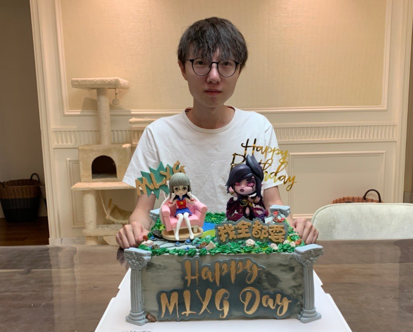 麻辣香锅|MLXG直播出事故，被嘲讽不配开直播后，怒喷弹幕数百句