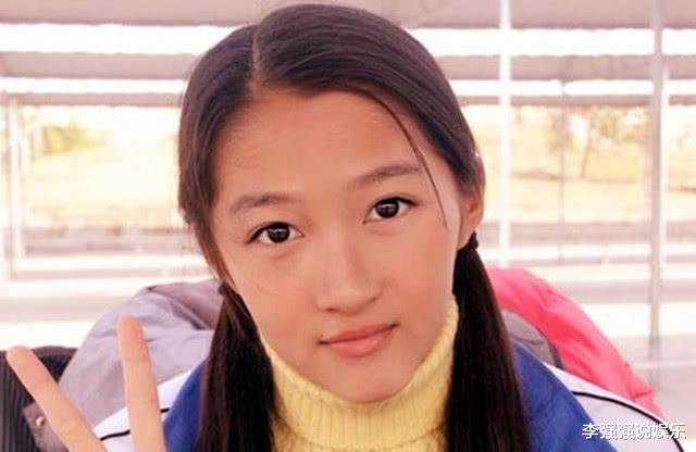 关晓彤▲关晓彤中学“黑胖”没人追？看到照片后，网友：鹿晗眼光真毒！