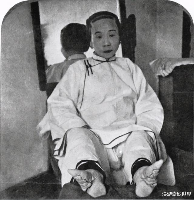 老照片|30张你没见过的老照片，以前的女生为了美太疯狂了 !