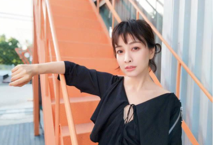 吴昕：吴昕大方公开地下恋情, 兜兜转转还是身边的人。