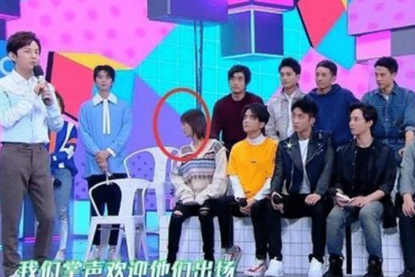 『李浩菲』李浩菲再回《快本》，依旧不长教训？挤掉谢娜站C位引争议