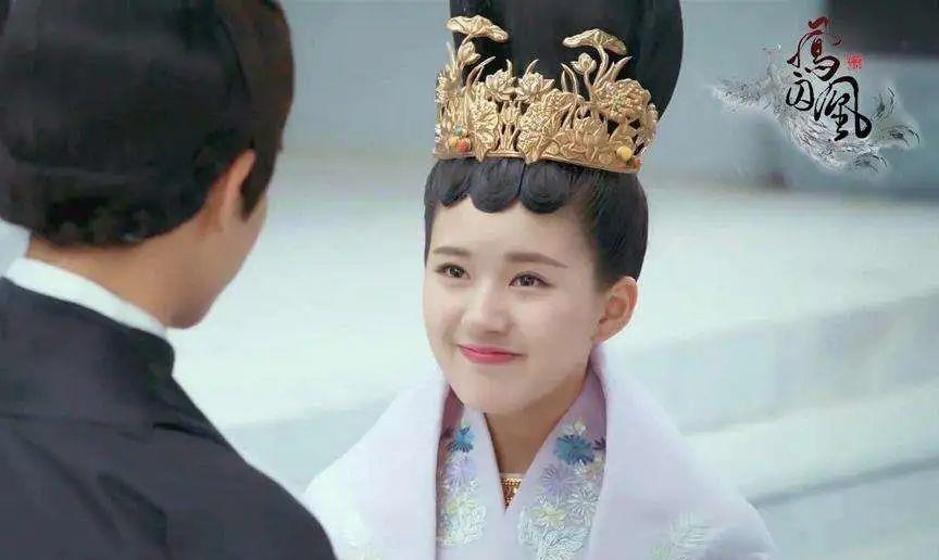 赵露思▲《陈芊芊》大火，却暴露出赵露思最大短板，其实于正早就暗示过她