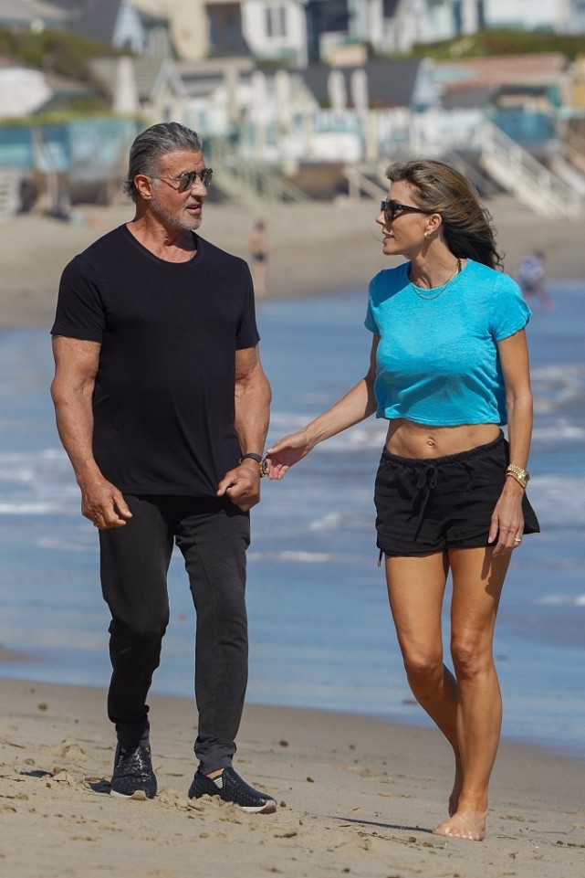 好莱坞|48岁强森，50岁狼叔，74岁史泰龙，爱健身，老了肌肉也爆棚