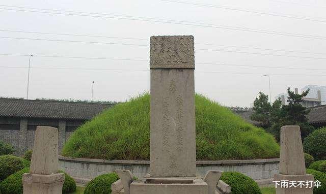 李鸿章■1958年,村民炸开了李鸿章墓,遗骸被拖出来游街,直到尸骨散尽