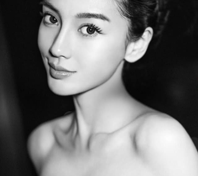 『耽美』当幼儿园老师撞脸baby，眉眼深邃长发飘飘，美得不敬业