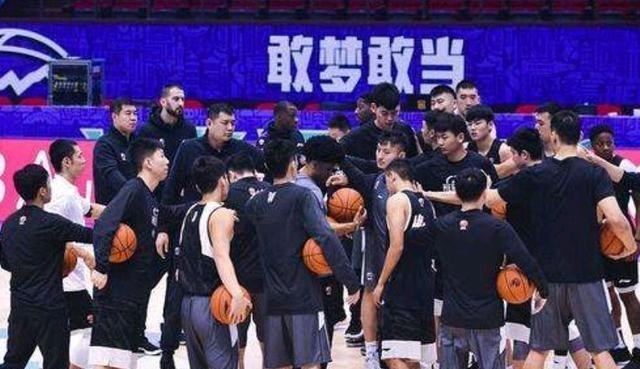 山东队■山东队下赛季五小将上演重头戏！183CM后卫升一队，九哥无憾退场！