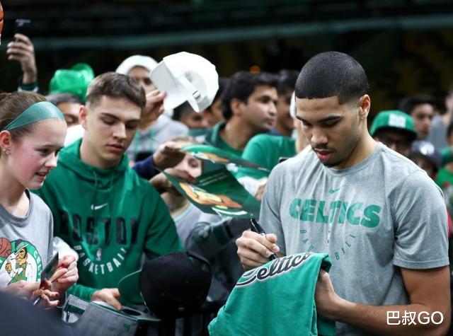 #太阳队#想输球想疯了？嫌弃绿军想加盟太阳，他差点被废，还亏损1亿美金