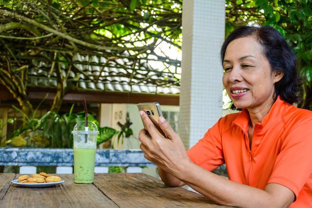 #宫颈癌#50岁大妈结识“第二春”,查出宫颈癌,得知原因,女儿大喊丢脸