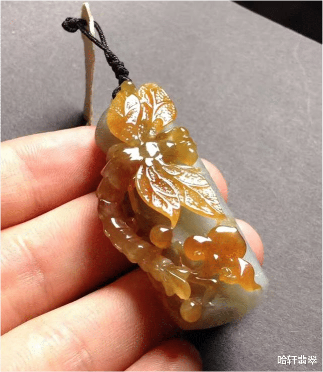 翡翠|奇特小众有品位——翡翠俏色雕刻作品欣赏