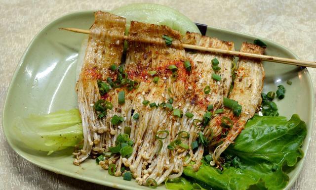 「烧烤」吃烧烤时必点的5大“扛把子”，喝酒最佳搭配，不点都对不起酒钱