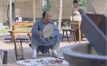 「摆摊」“地摊经济”彻底火了！城管打电话喊小贩摆摊、阿里甩700亿、五菱宏光高能操作…