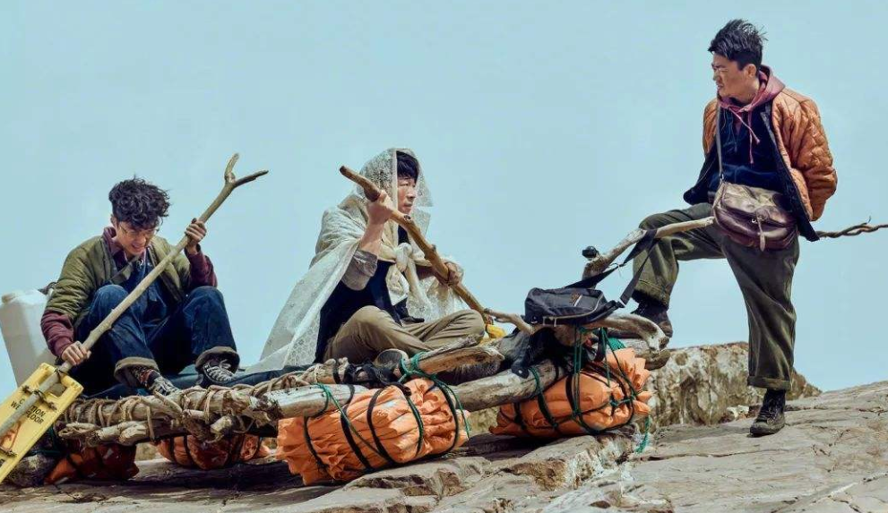 黄渤@黄渤即将上映的四部影片，阵容一部比一部豪华，网友：票房稳了！