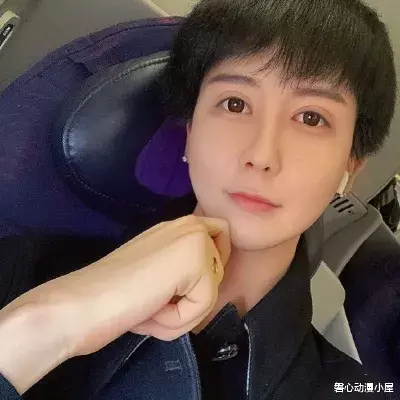 #刘梓晨#还记得“八国混血”刘梓晨吗？看到他被晒黑后的模样，粉丝差点没认出