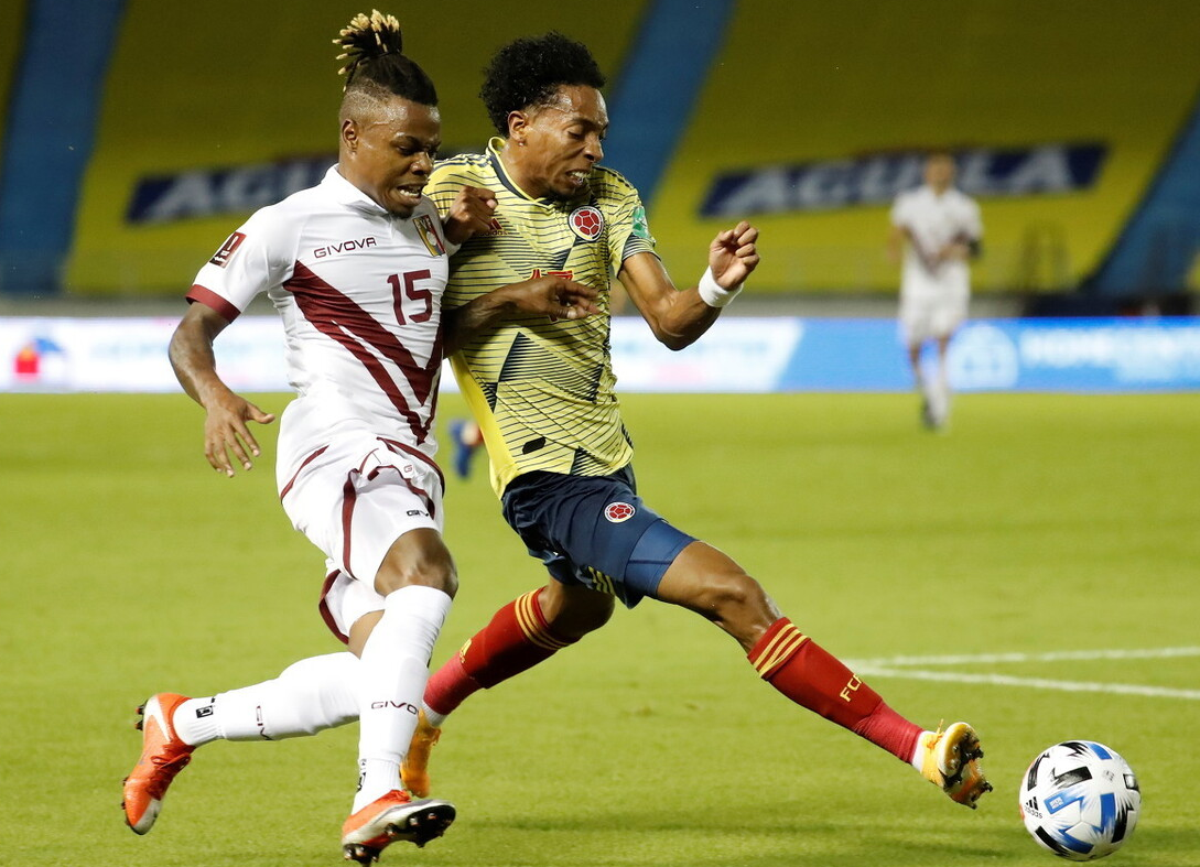 J罗|3-0!世界第10踢爆对手,29岁锋霸梅开二度,J罗怒吼庆祝