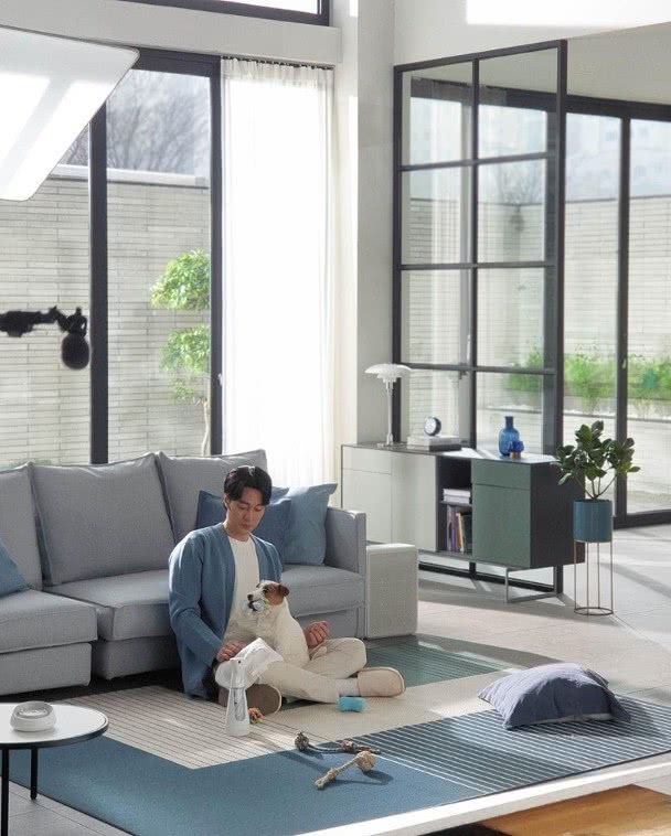 「苏志燮」42岁男神苏志燮新婚两个月首露面，因幸福肥发胖，表情很温柔