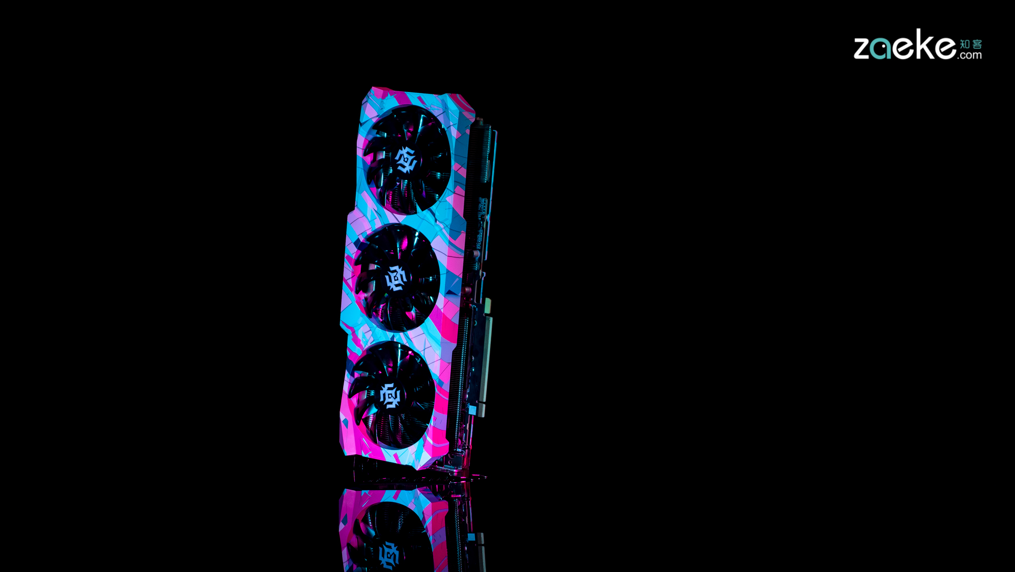 索泰|索泰RTX3080 X-GAMING图赏：谁说堆料狂魔不懂时尚？