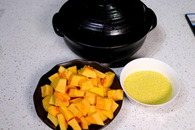 『南瓜』熬小米粥时，多加一步，米粥浓稠米油多