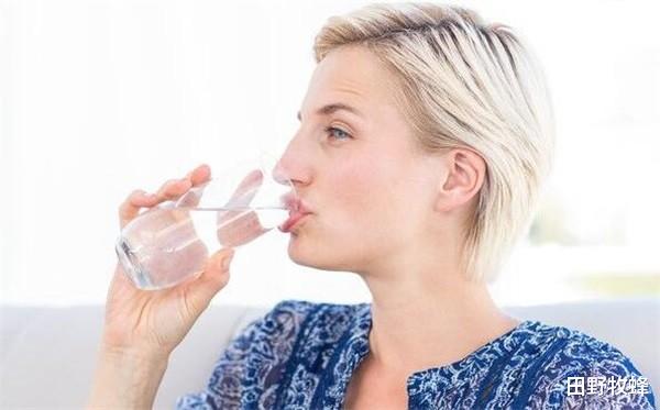 「蜂蜜」为什么喝蜂蜜会拉稀？喝了蜂蜜水拉肚子正常吗？