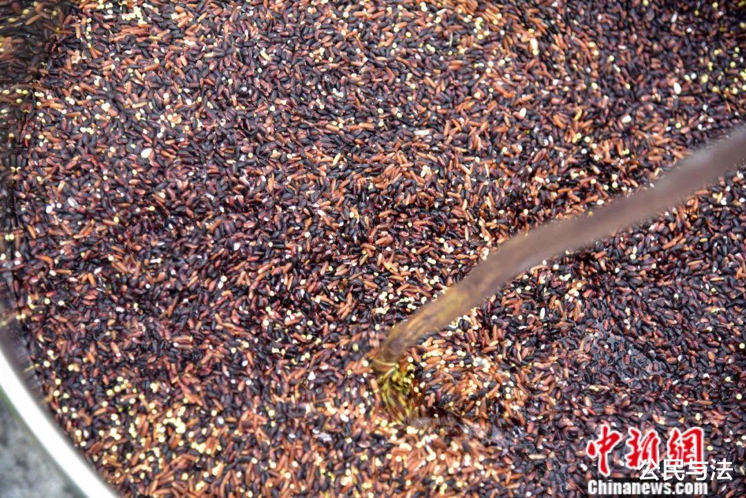 粽子▲你见过588斤的大肉粽吗？它包进了一个牛头和一整只猪